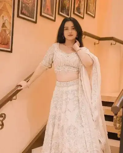 Escort Service In Gondia